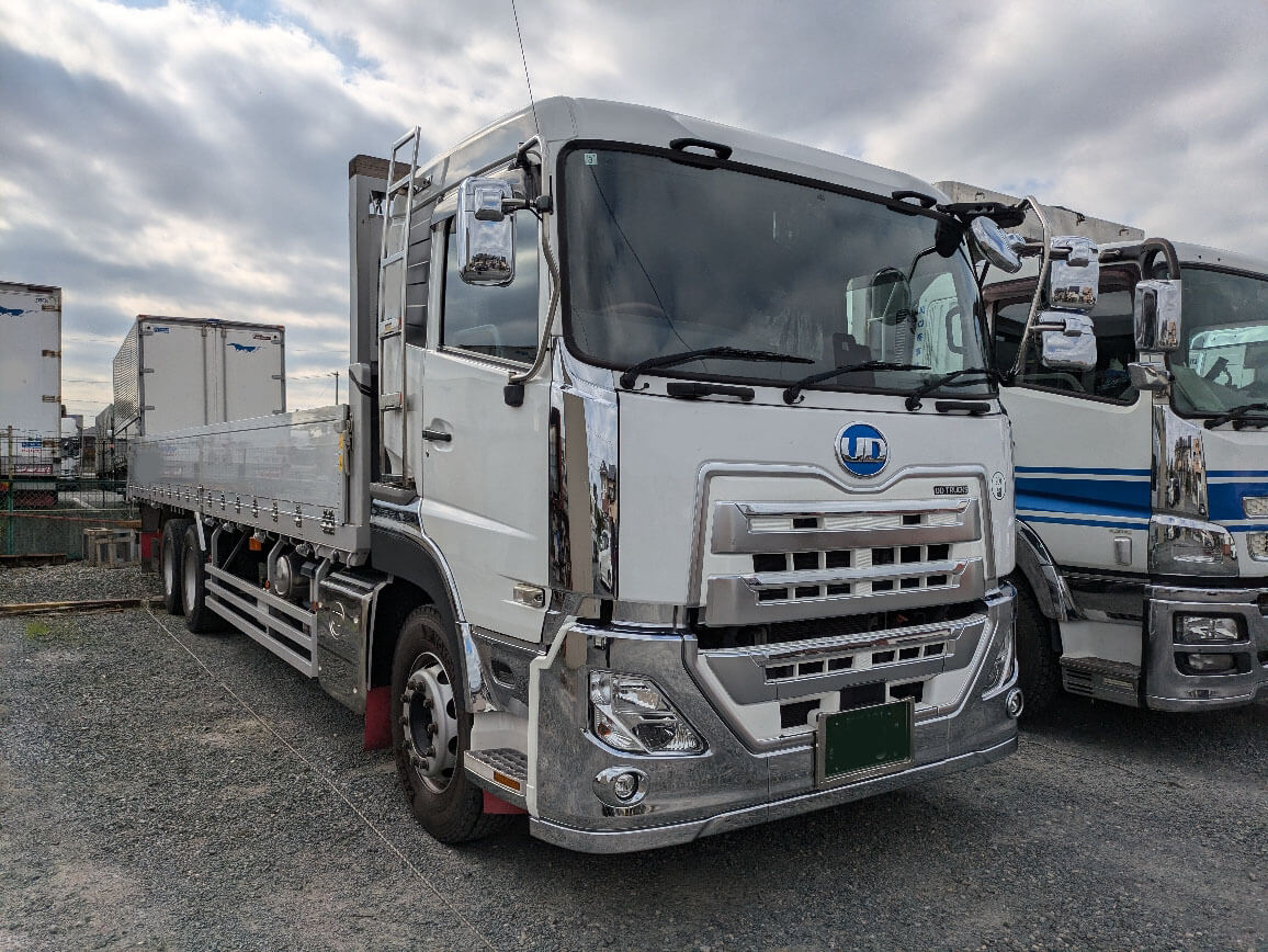 買取事例（UDトラックス クオン 2RG-CD5FA）の実物写真